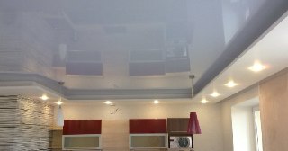Глянцевый потолок в октябре